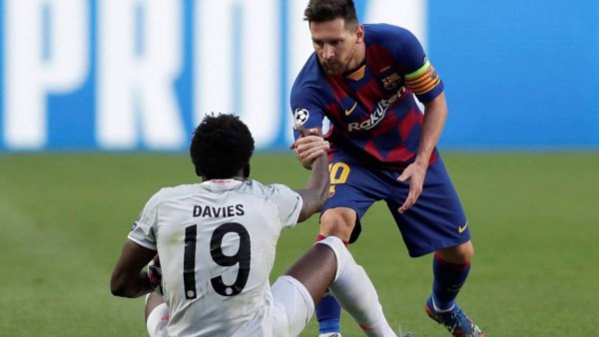 Alphonso Davies, de nacer en un campo de refugiados, a hacer historia eliminando al Barcelona de Messi