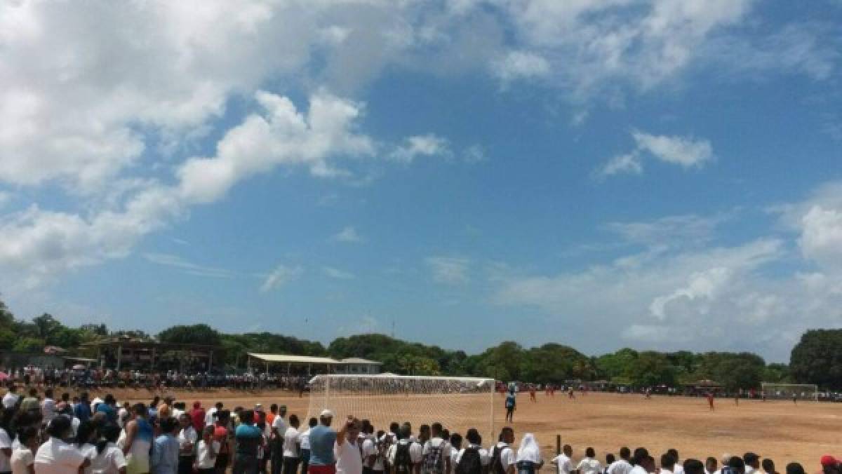 Las polvorientas canchas que han albergado partidos de la Copa Presidente