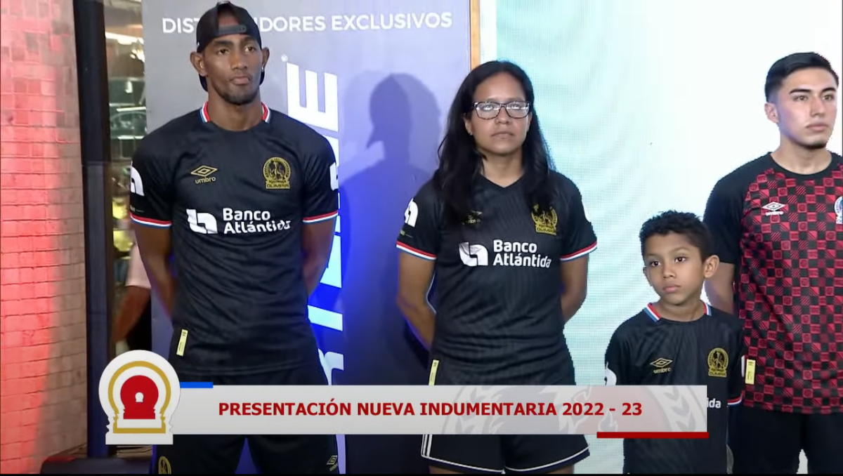 Elegantes, clásicas y nostálgicas: así es la indumentaria especial del Olimpia que utilizará en la temporada 2022-23 en Honduras