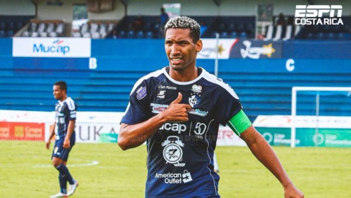 ¿Seguirá Alex López? Posibles fichajes en Alajuelense y movimientos tras salir campeones