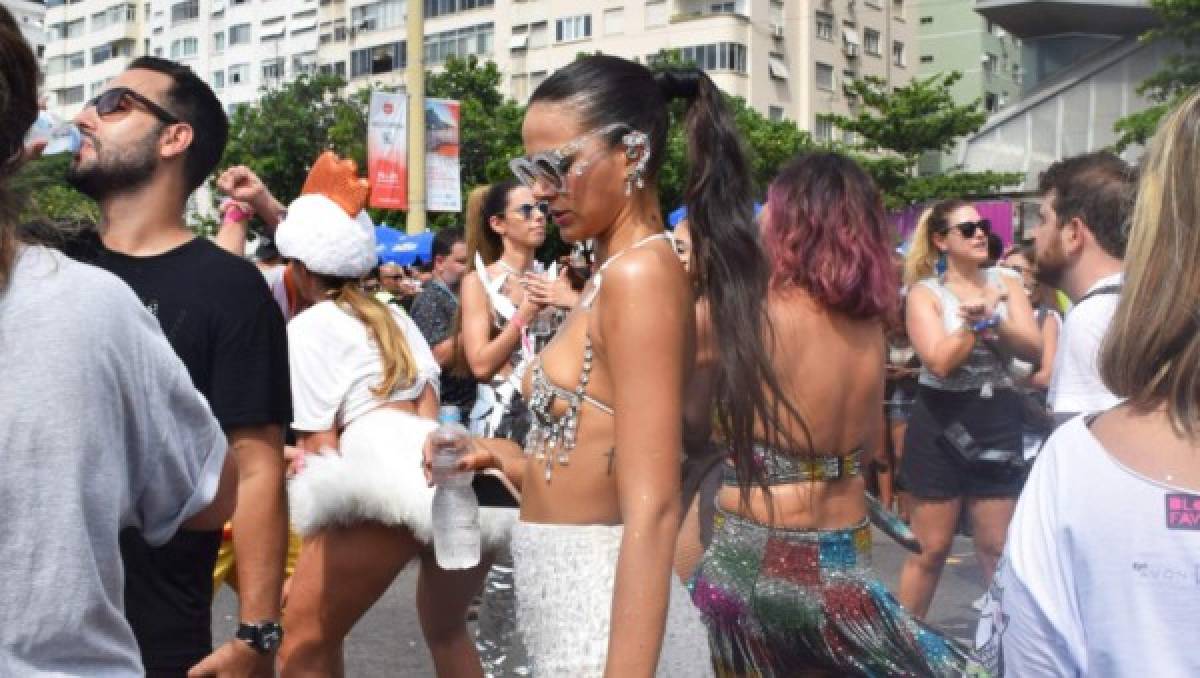 El sensual y atrevido vestido de Bruna Marquezine en el carnaval Brasil