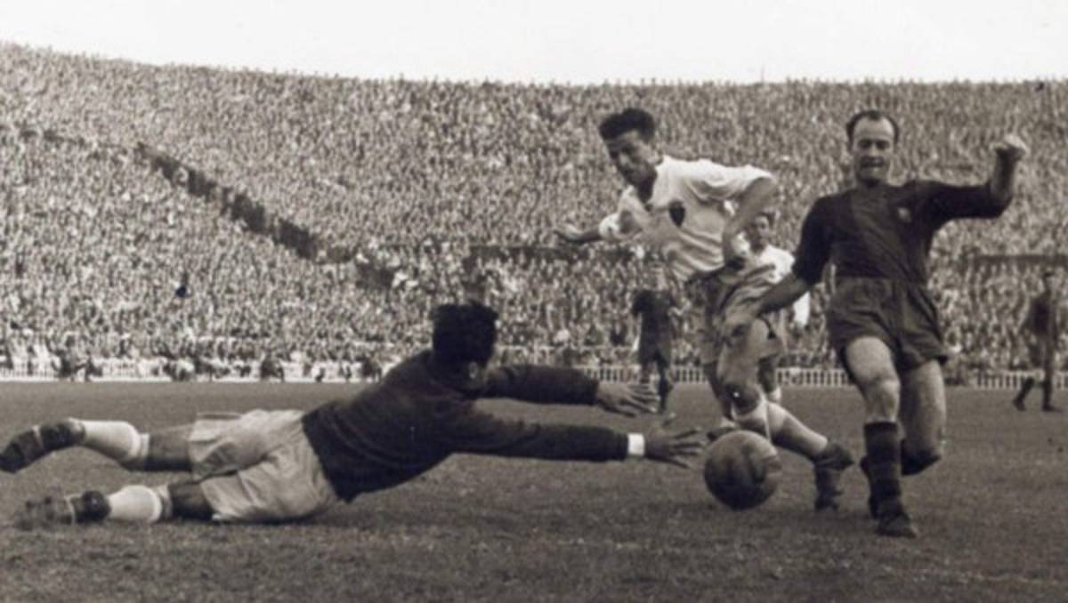 Roger Rojas se une a Messi y Cristiano en el club de los cinco goles