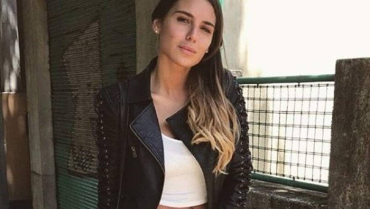 'Tu abuela', sexy novia de jugador del Real Madrid tiene dura discusión con un seguidor por llamarla vieja  