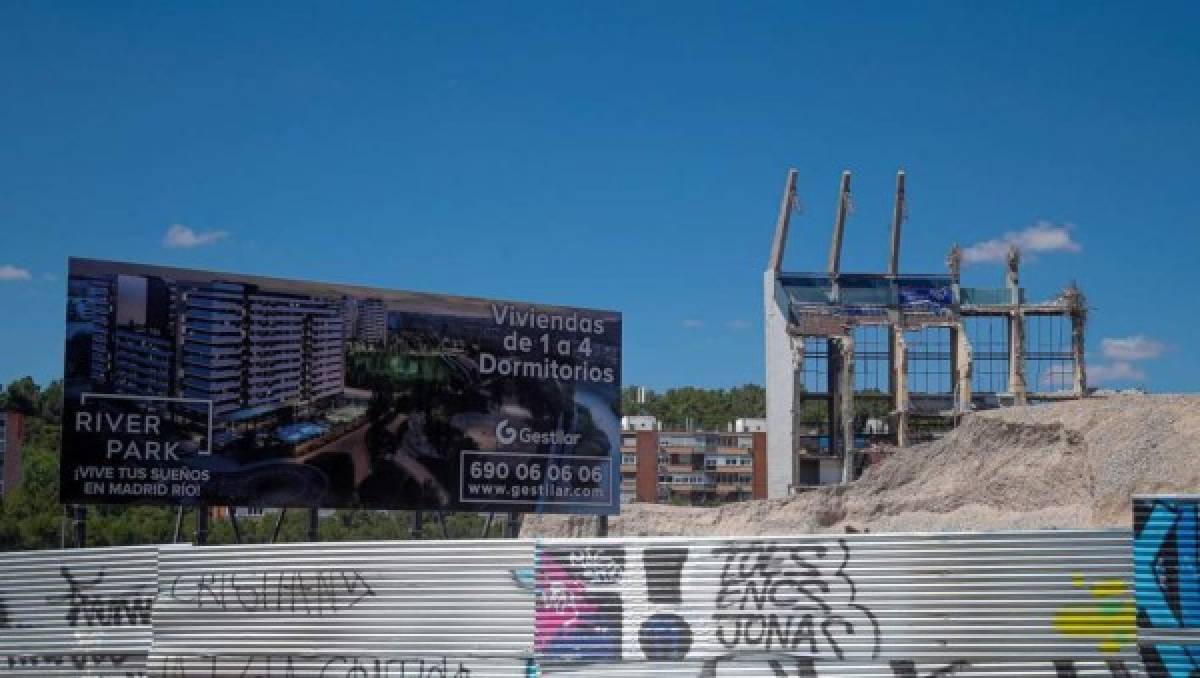 Finaliza la demolición del Vicente Calderón: así luce ahora tras el derribo de la última grada