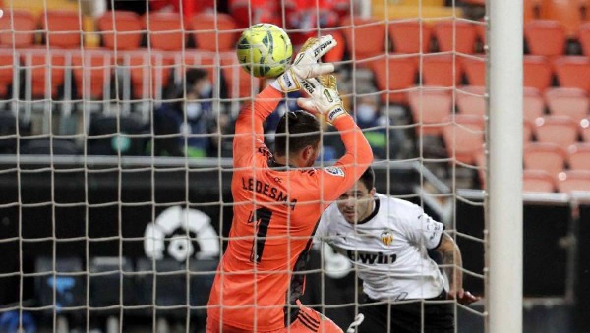 ¡Imágenes memorables! La chilena del Choco Lozano frente al Valencia y su eufórica celebración