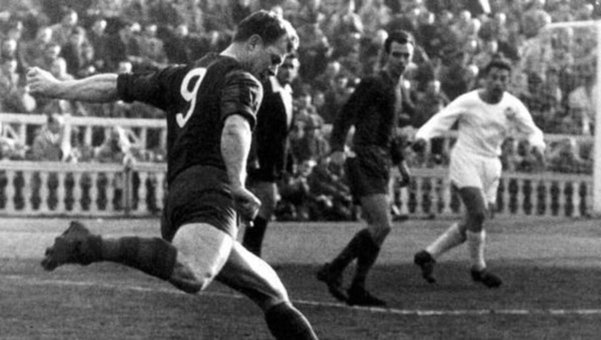 Roger Rojas se une a Messi y Cristiano en el club de los cinco goles