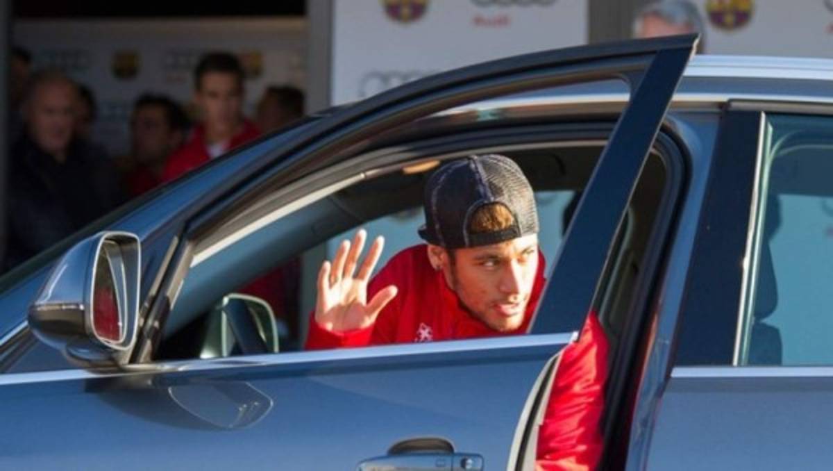 ¡Espectacular! La colección de carros de lujo de Neymar