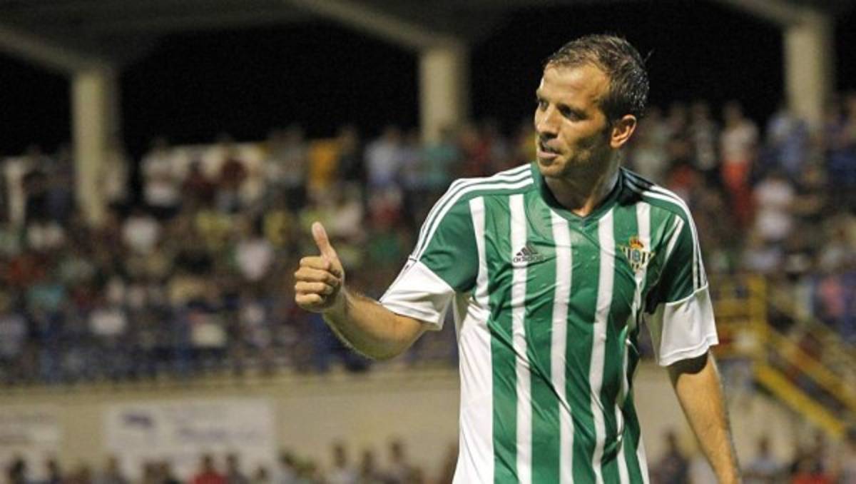 Las cláusulas de los futbolistas al descubierto: Fiestas, no viajar en avión y una playa privada