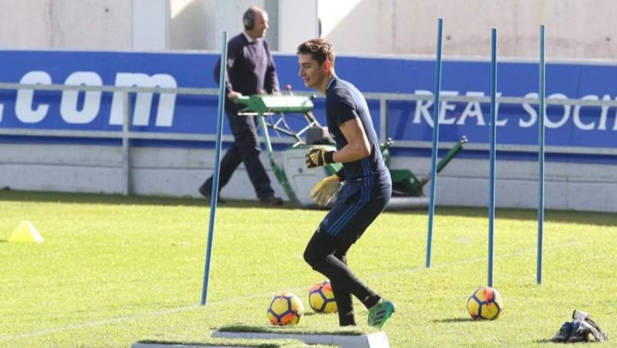 El mexicano Pablo Sisniega llega a la MLS y será compañero de Carlos Vela