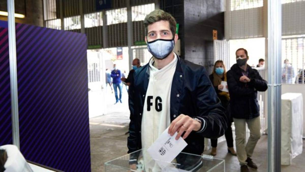 ¿Quién acompañó a Messi? y foto del recuerdo: Así votaron los futbolistas en las elecciones de Barcelona    