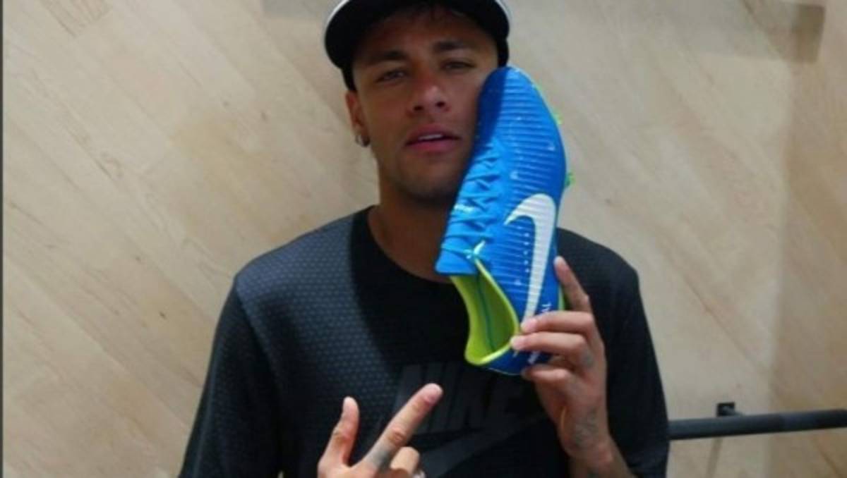 Los futbolistas con los pies más grandes en el mundo: Lo de Lukaku es increíble