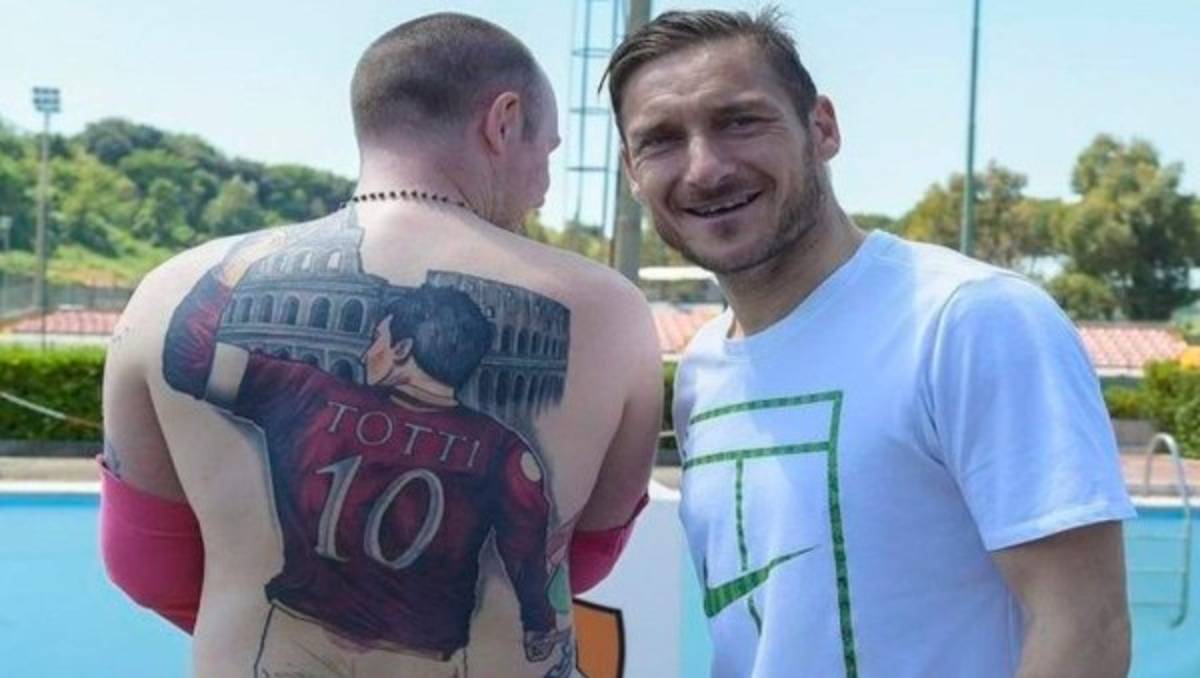 INCREÍBLE: Ellos son los aficionados que plasmaron a sus ídolos en su piel