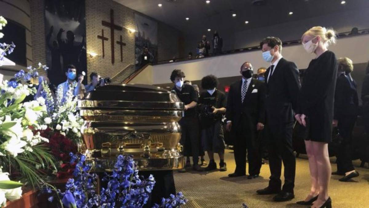 Dolor, lágrimas y homenaje: Las últimas y desgarradoras imágenes del funeral de George Floyd