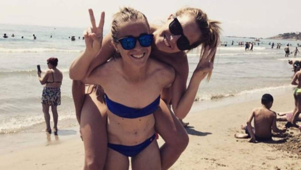 Las ardientes vacaciones del FC Barcelona femenino en la playa