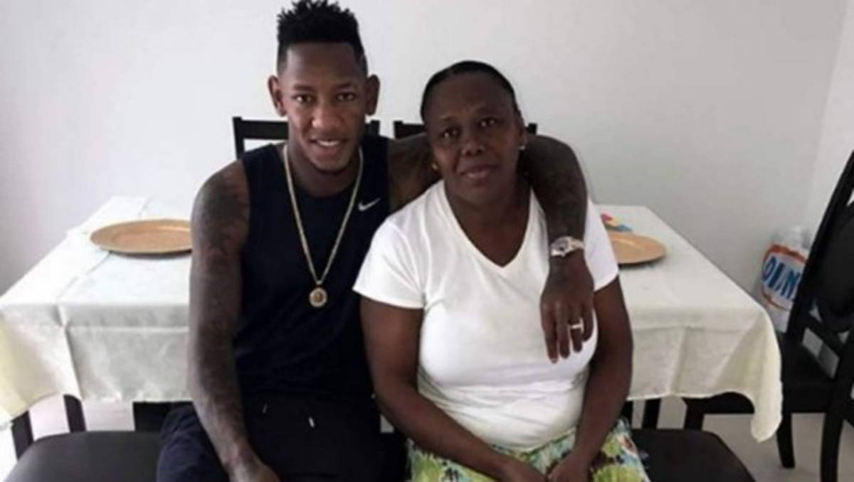 Jugadores que lograron construirle una casa a su madre gracias al fútbol