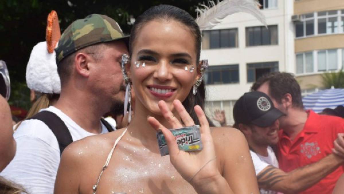 El sensual y atrevido vestido de Bruna Marquezine en el carnaval Brasil