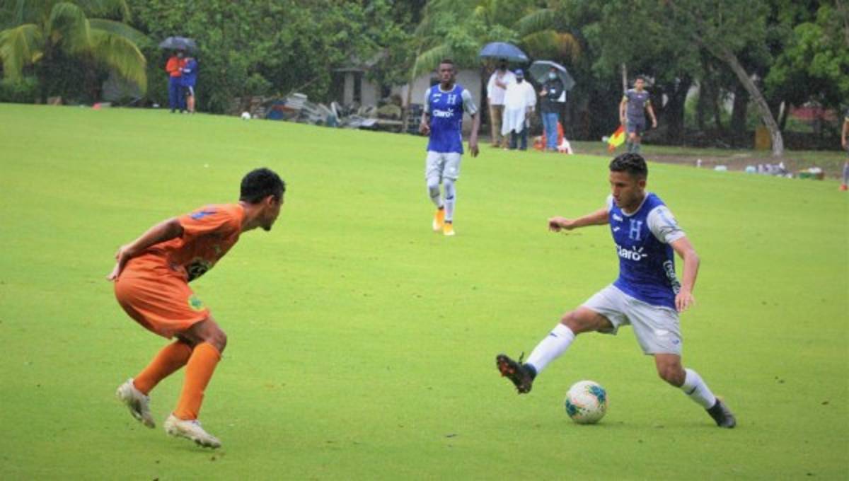 ¡Una mesa de billar! Es considerada como una de las mejores canchas de grama natural en San Pedro Sula