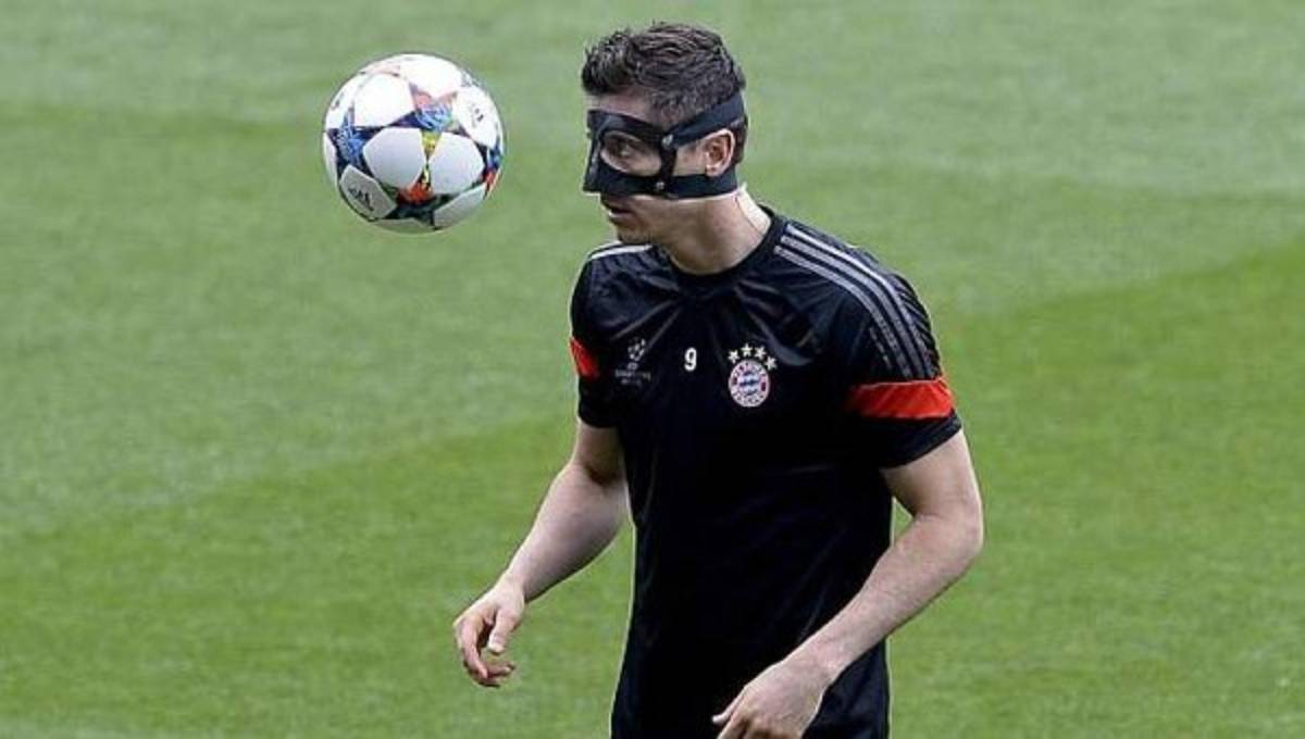 'Choco' Lozano se une al club de los jugadores enmascarados