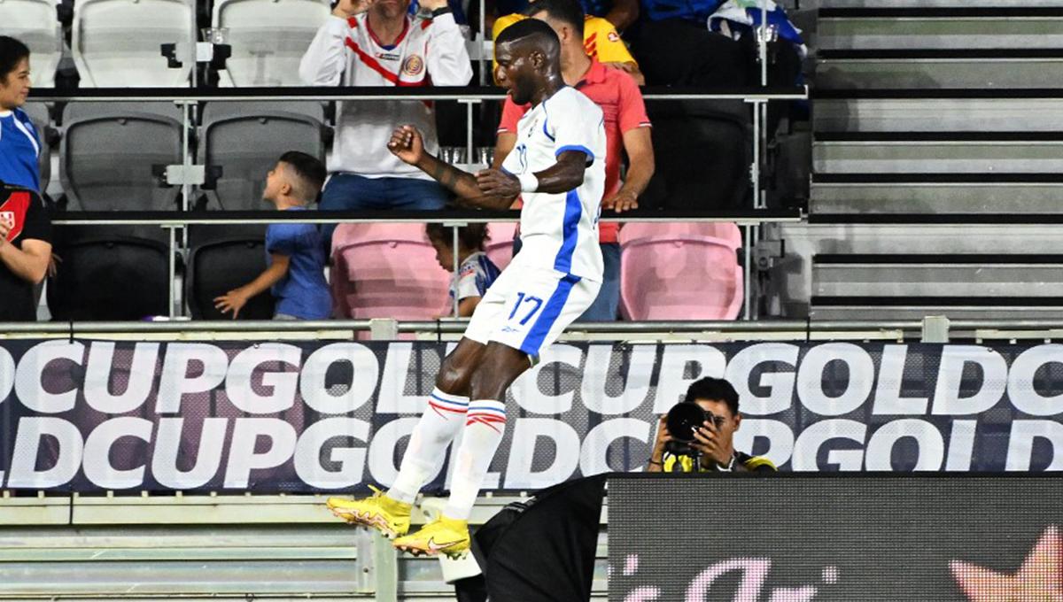 José Fajardo celebra su primer tanto en Copa Oro y se lo hizo a Costa Rica.