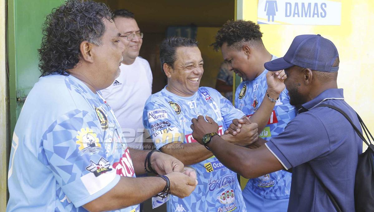 Así fue el homenaje a Carlos Pavón: marcó dos goles, Dani Turcios con su bella novia y las risas con Rambo y Tyson