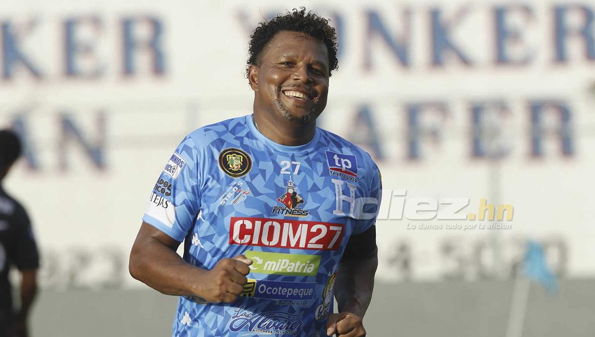 Carlos Pavón, como en sus mejores años, hizo un doblete en El Progreso. (Foto Neptalí Romero)