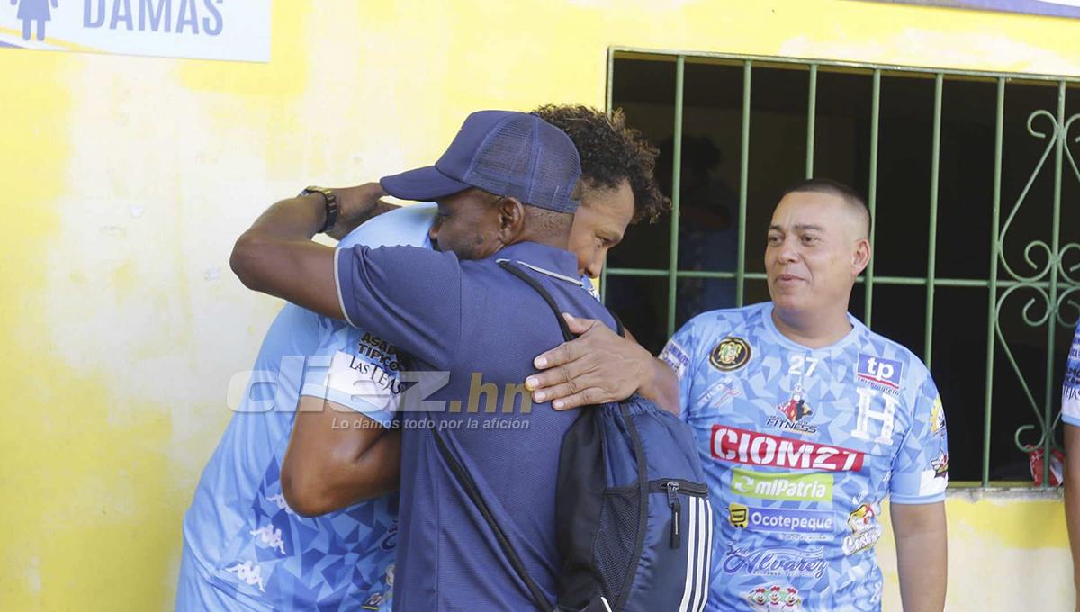 Así fue el homenaje a Carlos Pavón: marcó dos goles, Dani Turcios con su bella novia y las risas con Rambo y Tyson