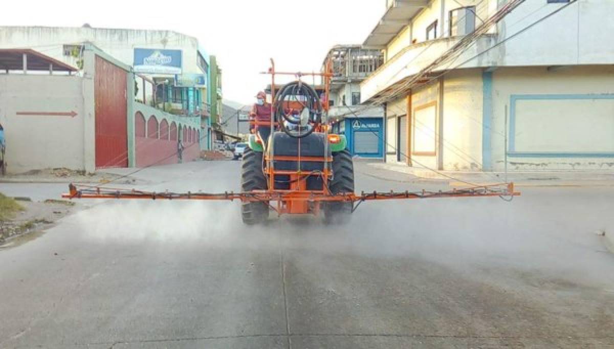 ¡Palos, piedras y tractor! Las medidas de pueblos de Honduras para evitar el coronavirus