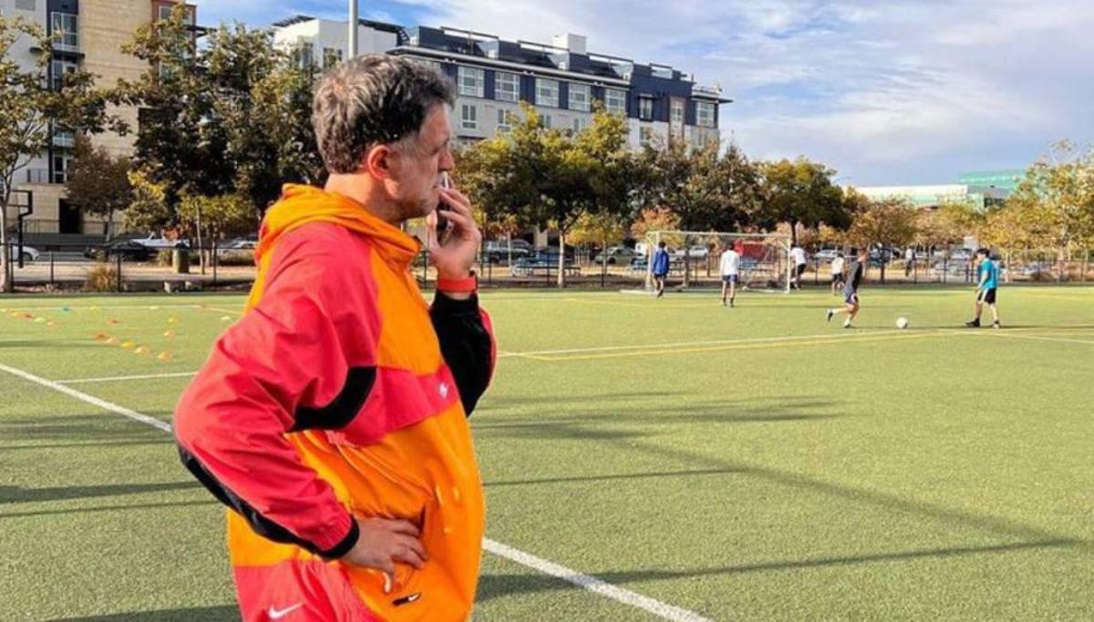 Goleador histórico sufre dura realidad: exiliado de su país por insólita razón y sorprende como inmigrante en EUA