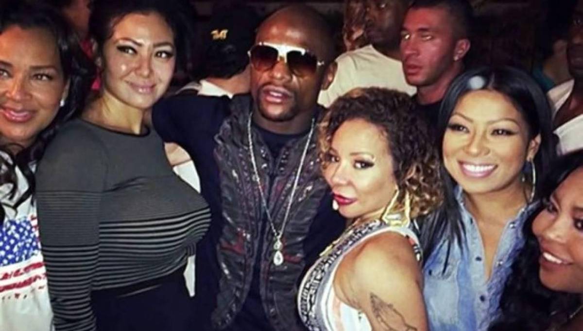 Afirman que Floyd Mayweather ha despilfarrado ya toda su fortuna: “Está en bancarrota y se gastó el dinero en chicas”