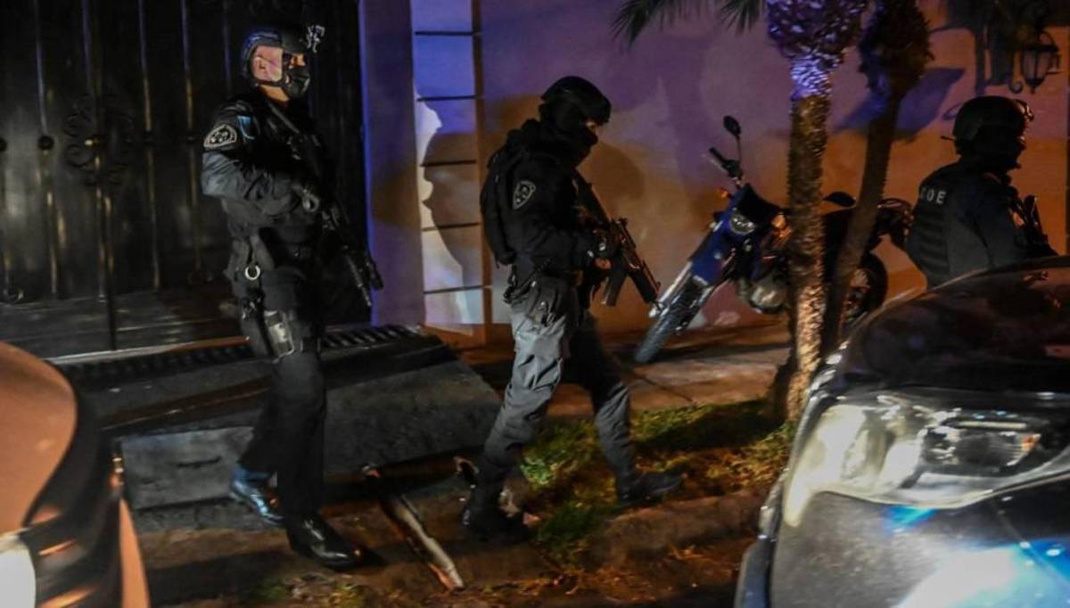 En fotos: Así militarizaron la lujosa casa del expresidente Juan Orlando Hernández tras ser solicitado en extradición por Estados Unidos