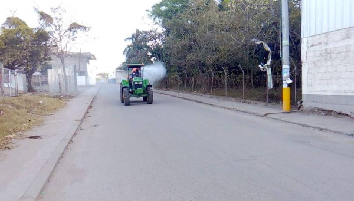 ¡Palos, piedras y tractor! Las medidas de pueblos de Honduras para evitar el coronavirus