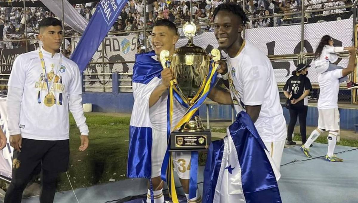 Los futbolistas hondureños que se han coronado campeones en Centroamérica: Dos más van por un título para unirse a la lista