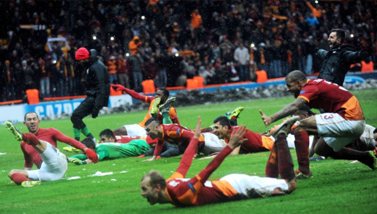 Galatasaray venció a Juventus y clasificó a octavos de la Champions.