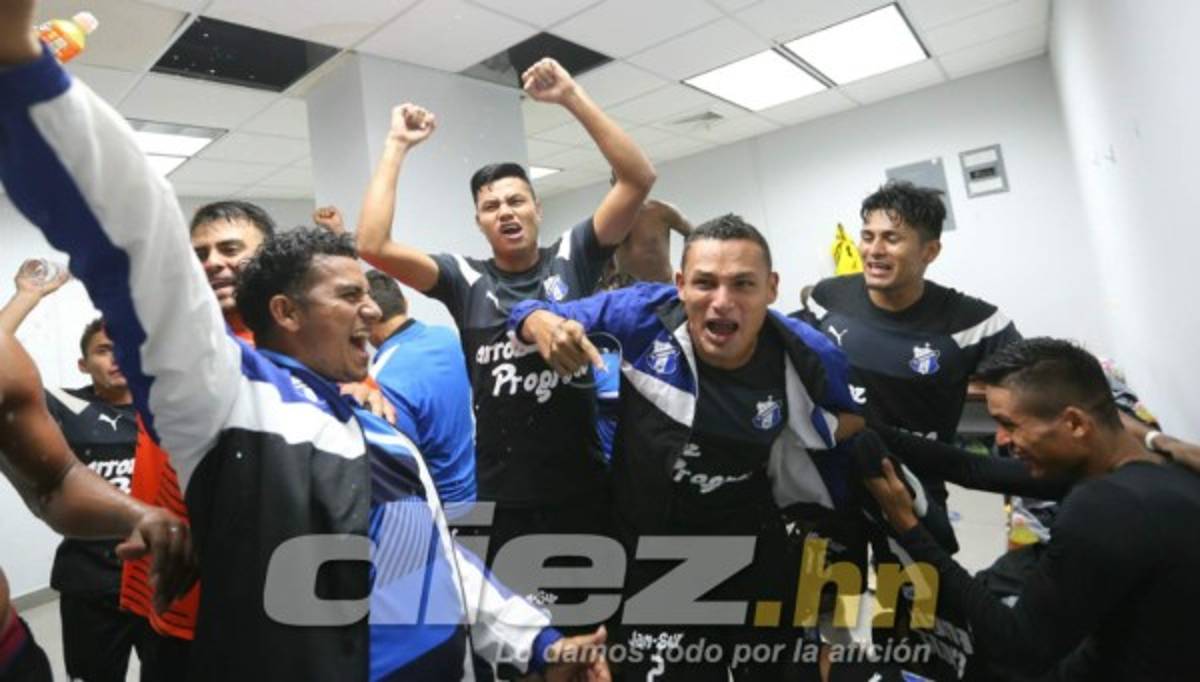 ¡Júbilo, lágrimas y 'marihuana'! El emotivo festejo del Honduras por llegar a la final