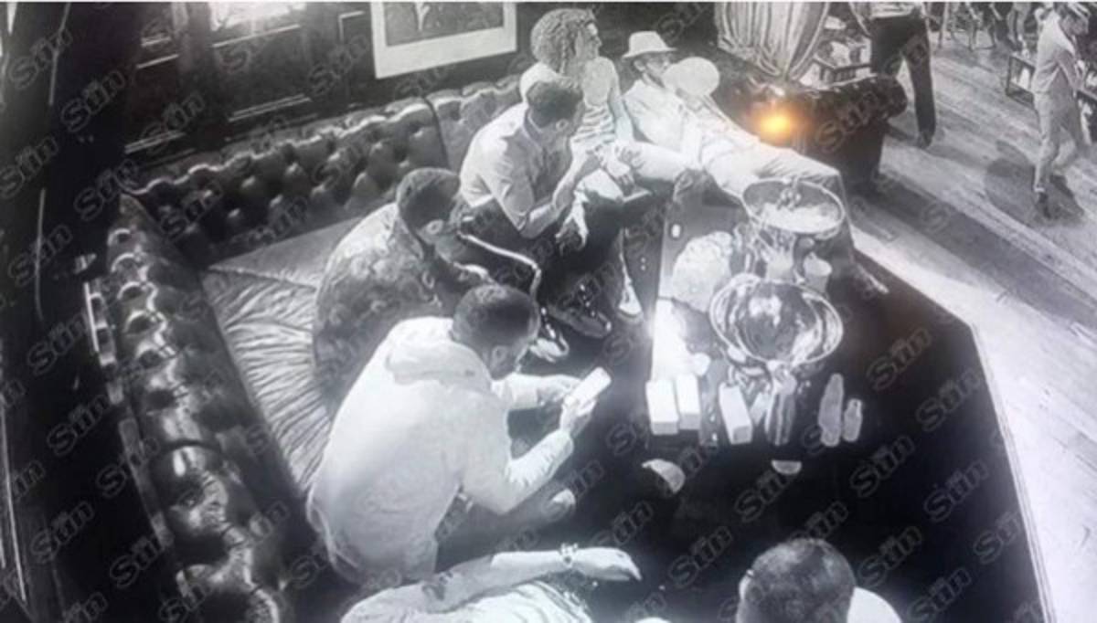 Dos del FC Barcelona y de la Juventus: Grandes futbolistas que fueron cazados fumando