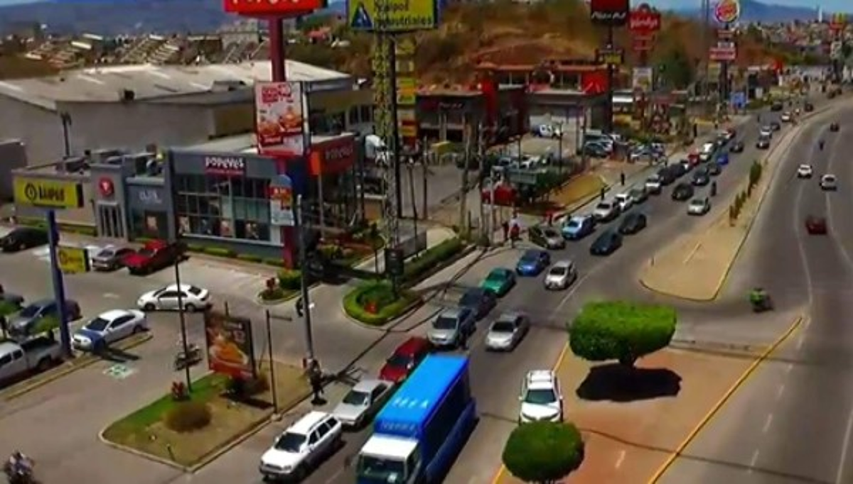 Hondureños abarrotan instituciones bancarias en medio del brote del covid-19