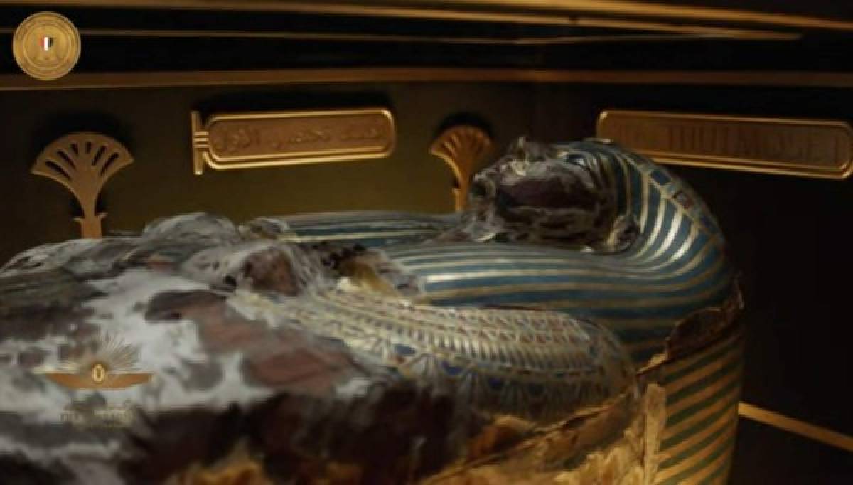 Tremendas fotos: Egipto pasea a sus momias en un espectáculo que cautivó al mundo en plena pandemia