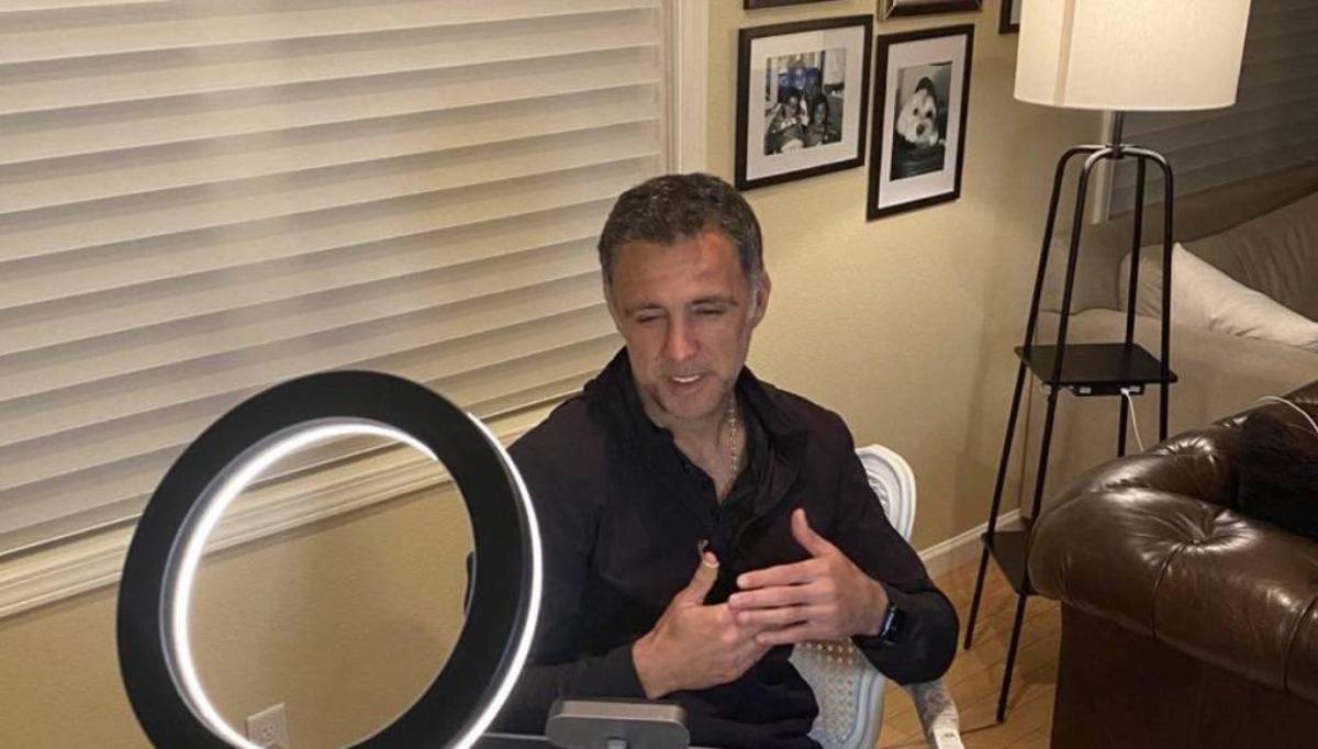 Goleador histórico sufre dura realidad: exiliado de su país por insólita razón y sorprende como inmigrante en EUA