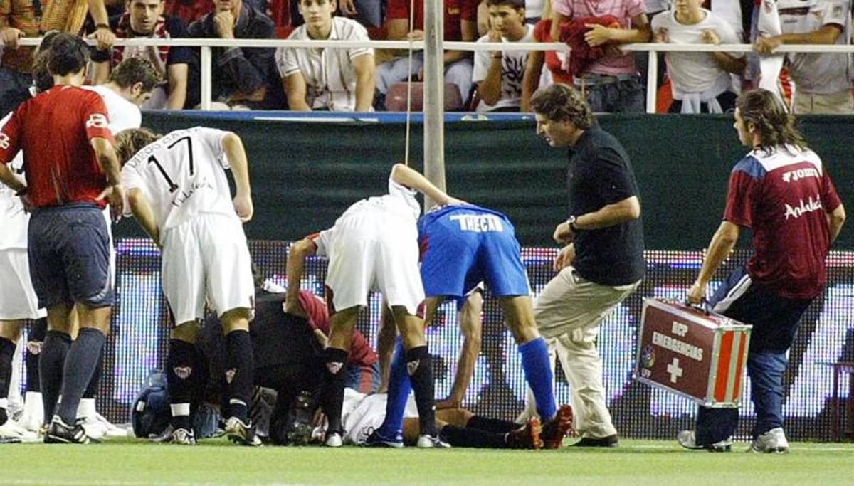 Algunos perdieron la vida: futbolistas que colapsaron en pleno partido como ocurrió con el italiano Edoardo Bove