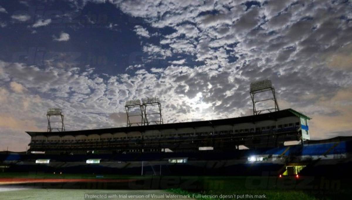 FOTOS: Real España prepara el choque contra Olimpia bajo la luna llena