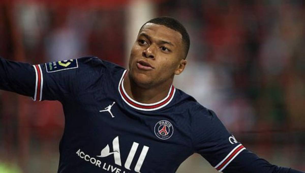 Arde el mercado: cuatro bajas en Barcelona, golpe en la mesa por Mbappé, primera víctima de CR7 en el United y los fichajes oficiales