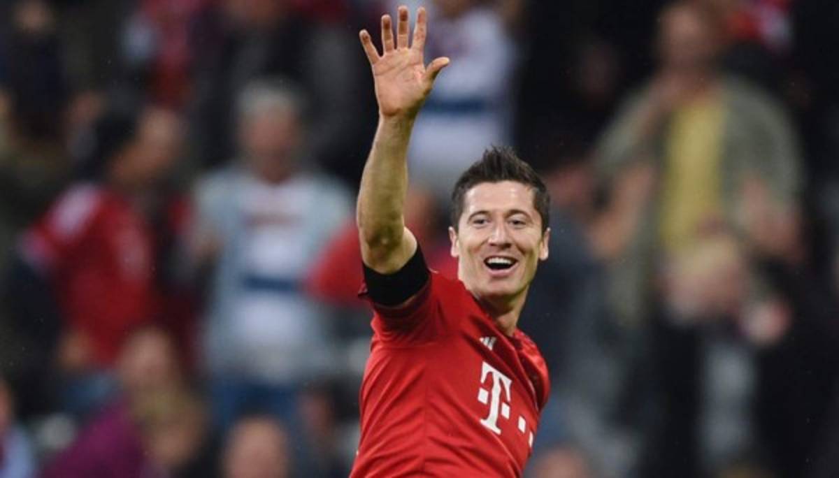 Roger Rojas se une a Messi y Cristiano en el club de los cinco goles