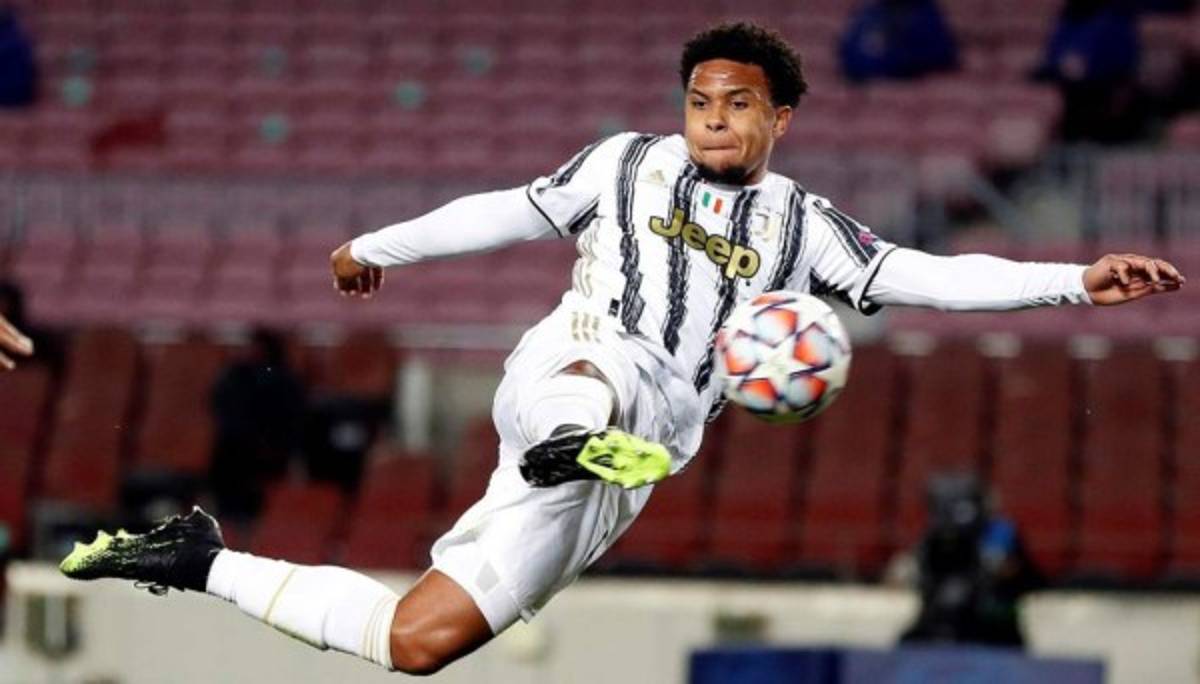 ¡Junto a los grandes! Choco Lozano firma un nuevo contrato con empresa donde está rodeado de estrellas