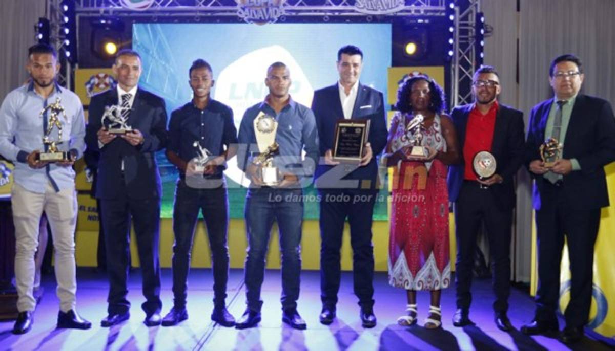 Las imágenes de la premiación de Liga Nacional y presentación de la copa