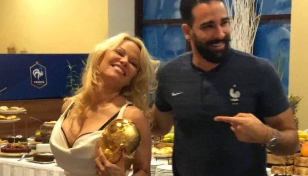 Ruptura Pamela Anderson-Adil Rami; la actriz revela las duras razones