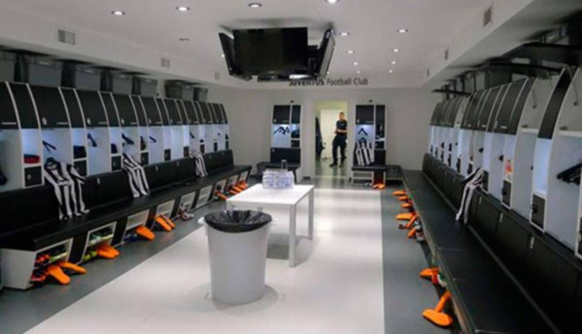 Especial: El camerino del estadio Nacional de Costa Rica y los más lujosos del mundo