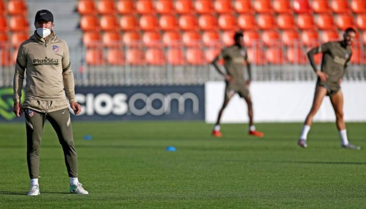 El 'pasillo' y el abrazo de Simeone: Así fue el primer entrenamiento de Luis Suárez con el Atlético