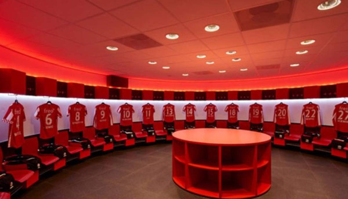 Especial: El camerino del estadio Nacional de Costa Rica y los más lujosos del mundo