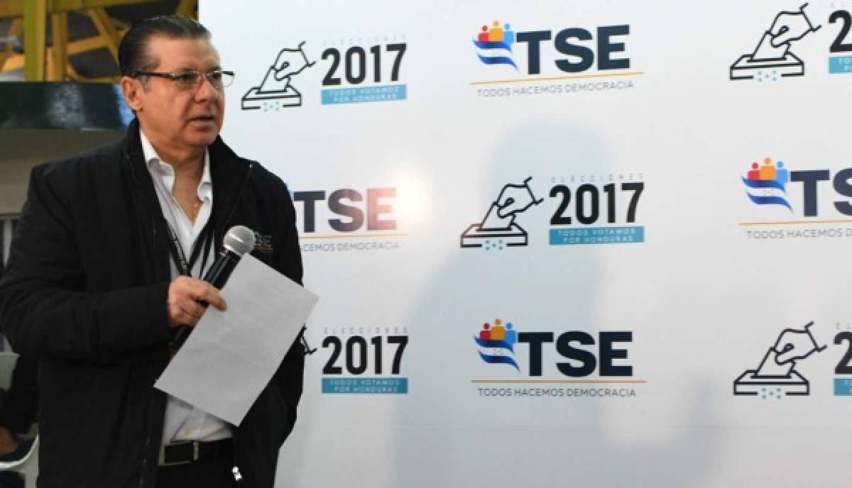 Juan Orlando Hernández toma ventaja de 50,001 votos sobre Nasralla
