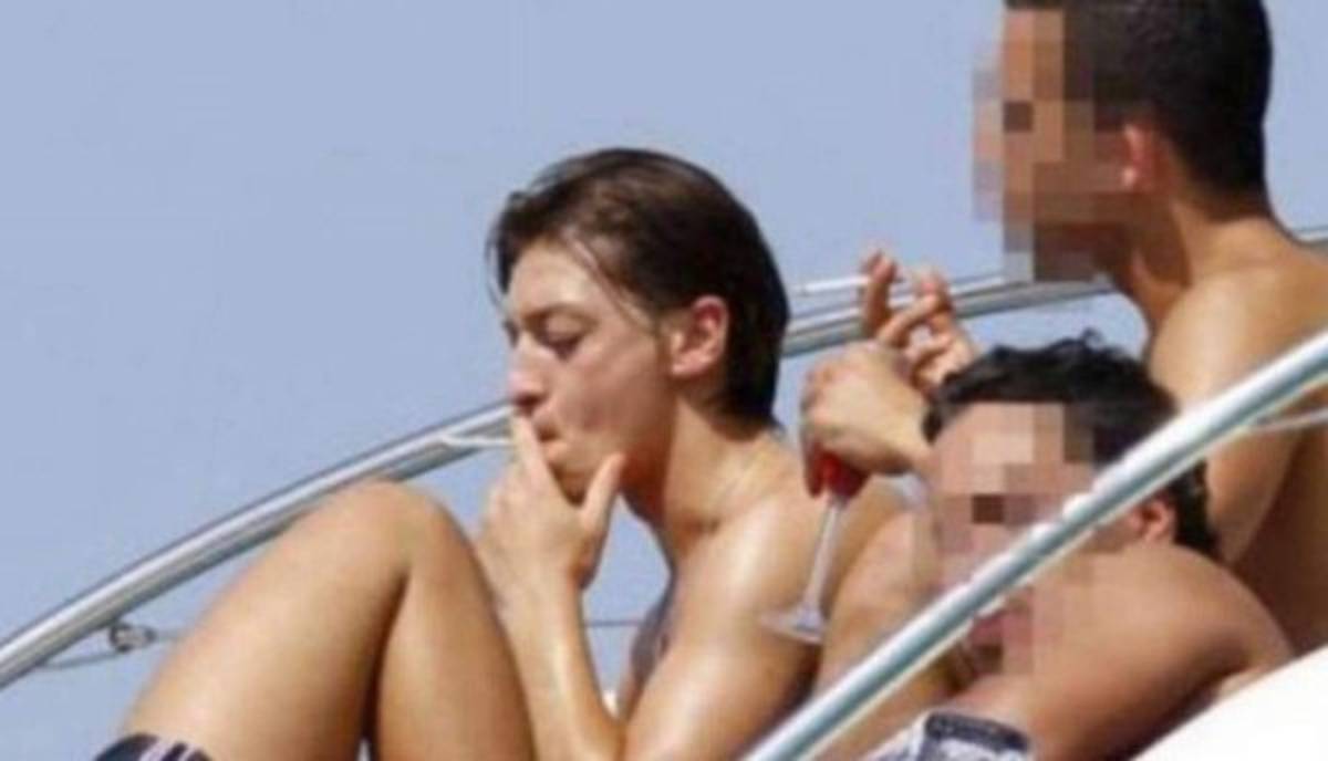 ¡Descuidados! Así han sido capturados estos famosos futbolistas mientras fumaban